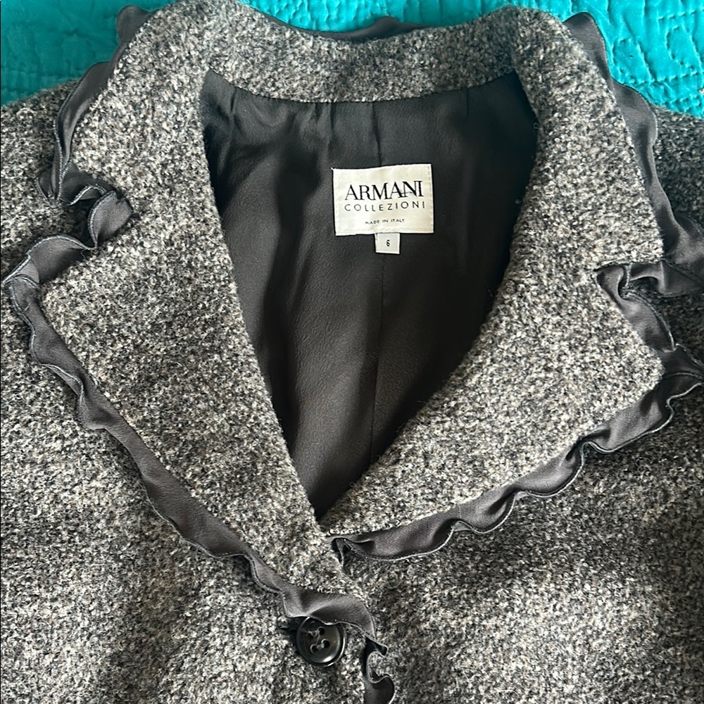 Armani Collezioni virgin wool blazer size 6